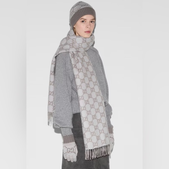 GG cashmere jacquard beanie hat & Gloves Set. NWT. - Picture 5 of 16